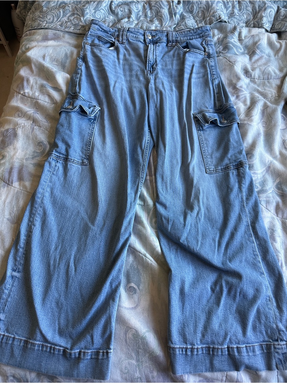 American Eagle Super High-Rise Baggy Wide Leg Cargo Jeans Women's 14 Blue